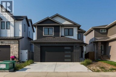 561 Malahat Green W Lethbridge Alberta photo 1