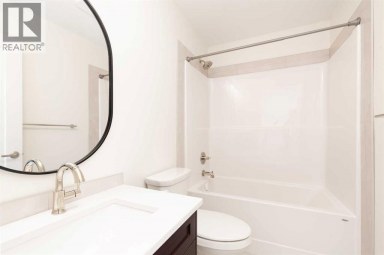 561 Malahat Green W Lethbridge Alberta photo 19