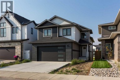 561 Malahat Green W Lethbridge Alberta photo 2