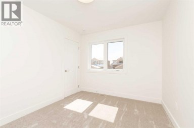 561 Malahat Green W Lethbridge Alberta photo 20