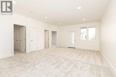 561 Malahat Green W Lethbridge Alberta photo 22