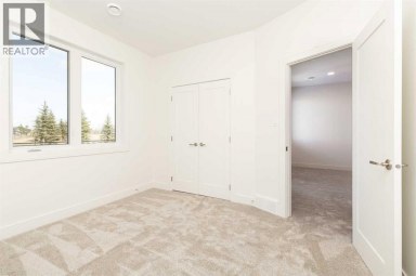 561 Malahat Green W Lethbridge Alberta photo 25