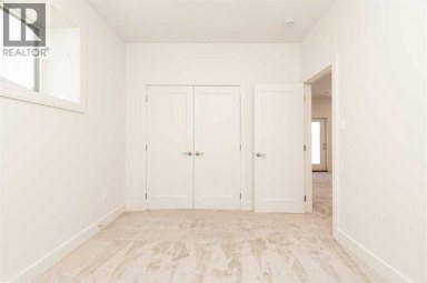 561 Malahat Green W Lethbridge Alberta photo 28