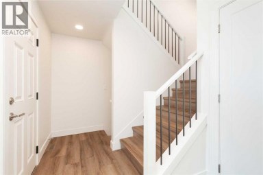 561 Malahat Green W Lethbridge Alberta photo 4