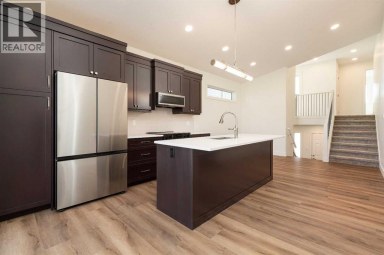 561 Malahat Green W Lethbridge Alberta photo 7