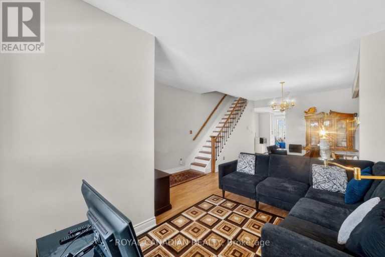 2538 ST CLAIR AVENUE W, Toronto (Rockcliffe-Smythe), Ontario, M6N1L6