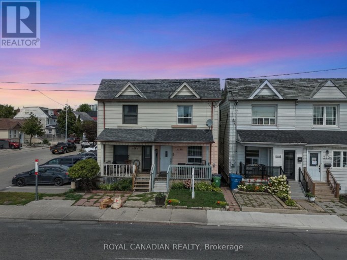 2538 ST CLAIR AVENUE W, Toronto (Rockcliffe-Smythe), Ontario, M6N1L6