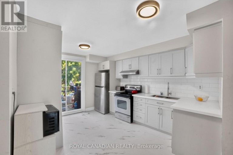 2538 ST CLAIR AVENUE W, Toronto (Rockcliffe-Smythe), Ontario, M6N1L6