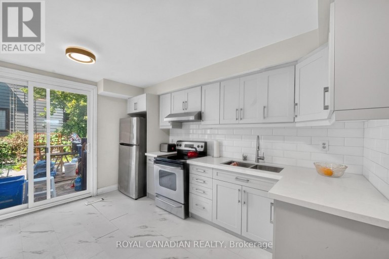 2538 ST CLAIR AVENUE W, Toronto (Rockcliffe-Smythe), Ontario, M6N1L6