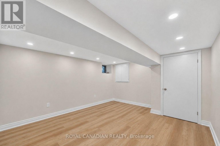 2538 ST CLAIR AVENUE W, Toronto (Rockcliffe-Smythe), Ontario, M6N1L6