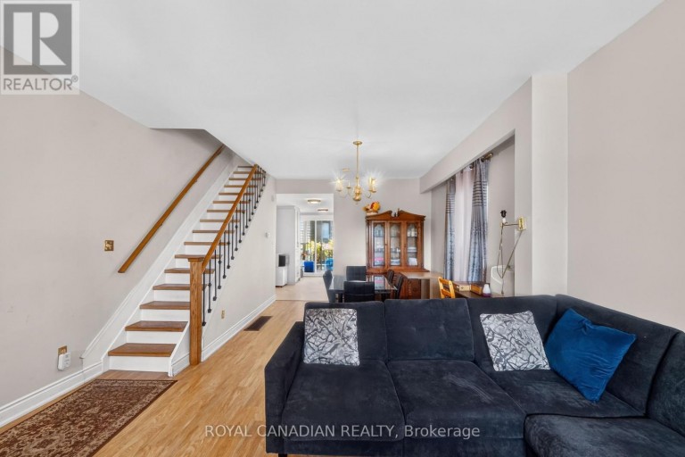 2538 ST CLAIR AVENUE W, Toronto (Rockcliffe-Smythe), Ontario, M6N1L6