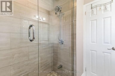 129 CULVER CRESCENT London East (East H) Ontario photo 26