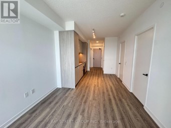 5510 - 8 INTERCHANGE WAY Vaughan (Vaughan Corporate Centre) Ontario photo 12