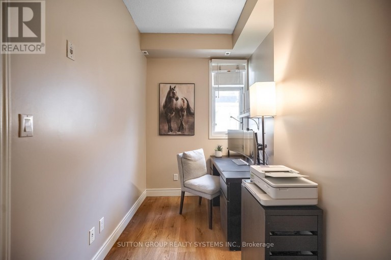 323 - 32 STADIUM ROAD, Toronto (Niagara), Ontario, M5V3P4
