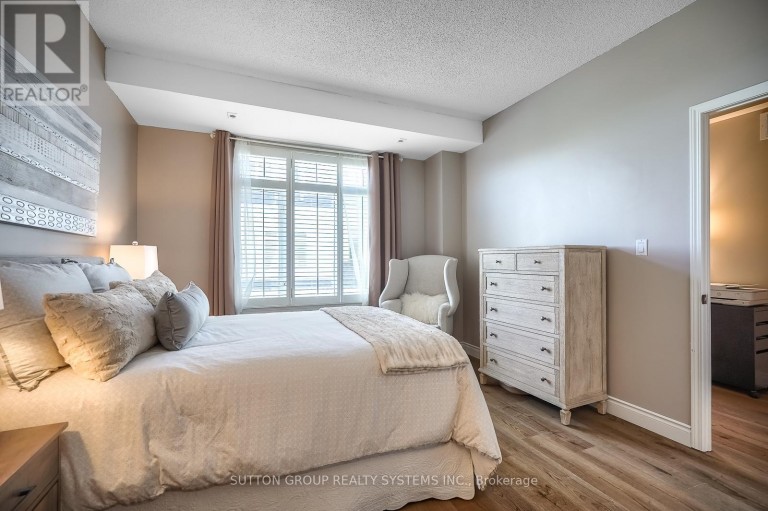 323 - 32 STADIUM ROAD, Toronto (Niagara), Ontario, M5V3P4
