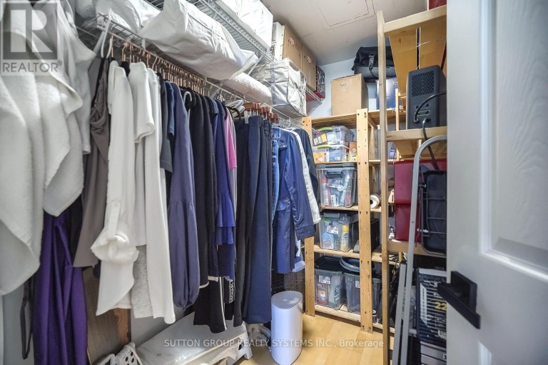 323 - 32 STADIUM ROAD, Toronto (Niagara), Ontario, M5V3P4