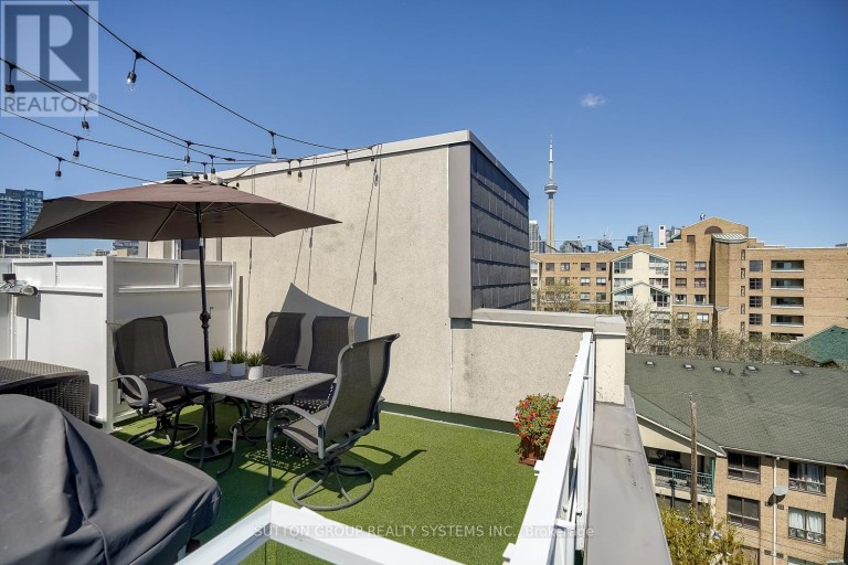 323 - 32 STADIUM ROAD, Toronto (Niagara), Ontario, M5V3P4