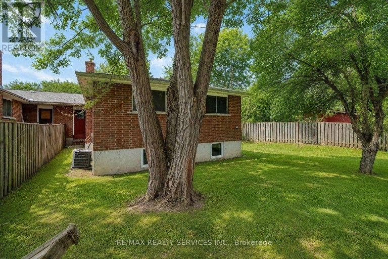 70 MONTJOY CRESCENT, Brampton (Central Park), Ontario, L6S3E7