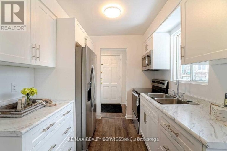70 MONTJOY CRESCENT, Brampton (Central Park), Ontario, L6S3E7