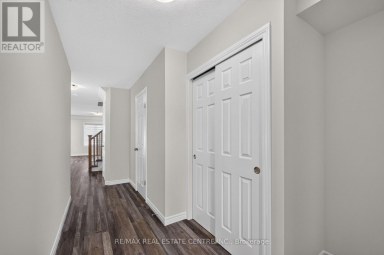 296 BRADSHAW DRIVE Stratford Ontario photo 8