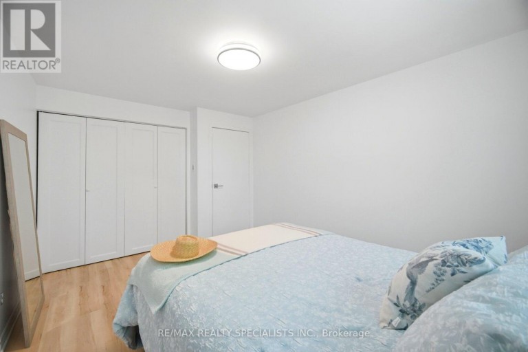 3673 FIELDGATE DRIVE, Mississauga (Applewood), Ontario, L4X2J8