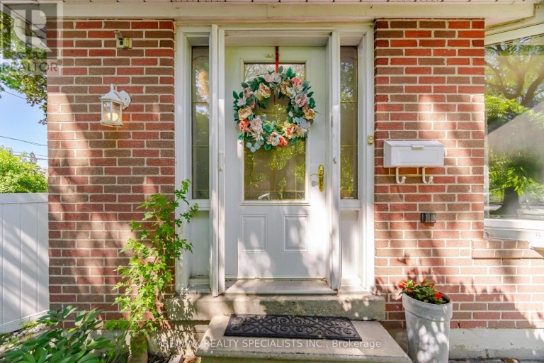 3673 FIELDGATE DRIVE, Mississauga (Applewood), Ontario, L4X2J8