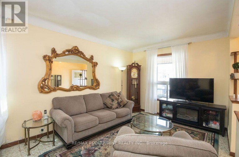 66 SHERMAN AVENUE N, Hamilton (Stipley), Ontario, L8L6M2