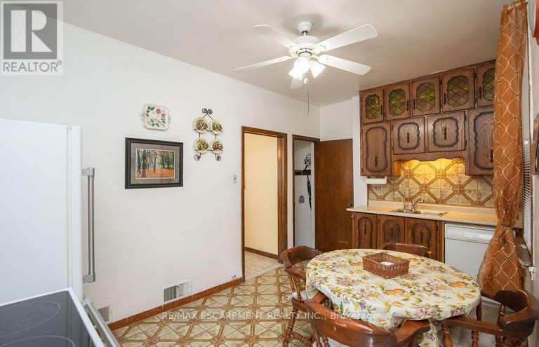66 SHERMAN AVENUE N, Hamilton (Stipley), Ontario, L8L6M2
