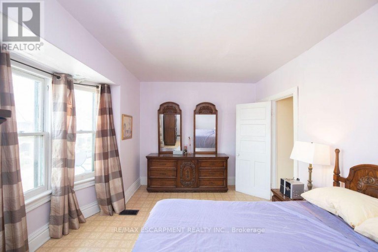 66 SHERMAN AVENUE N, Hamilton (Stipley), Ontario, L8L6M2