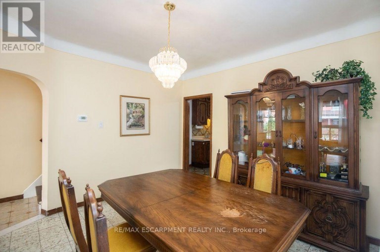 66 SHERMAN AVENUE N, Hamilton (Stipley), Ontario, L8L6M2