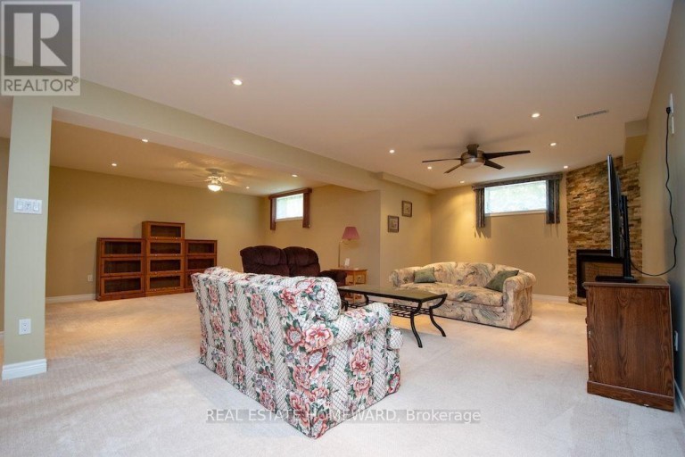 8 ISLAND BAY DRIVE, Kawartha Lakes (Bobcaygeon), Ontario, K0M1A0