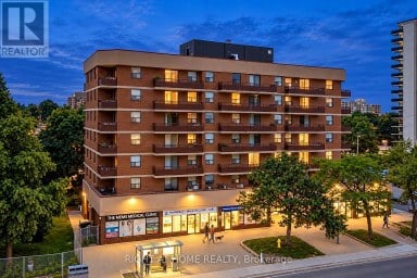 706 - 1881 JANE STREET Toronto (Rustic) Ontario photo 1