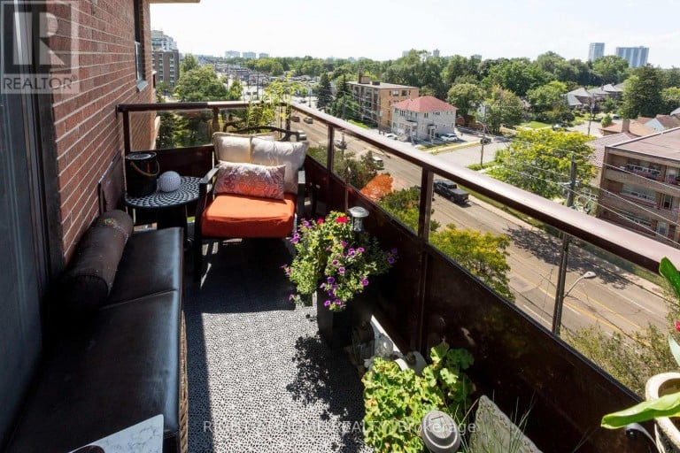706 - 1881 JANE STREET, Toronto (Rustic), Ontario, M9N3S7