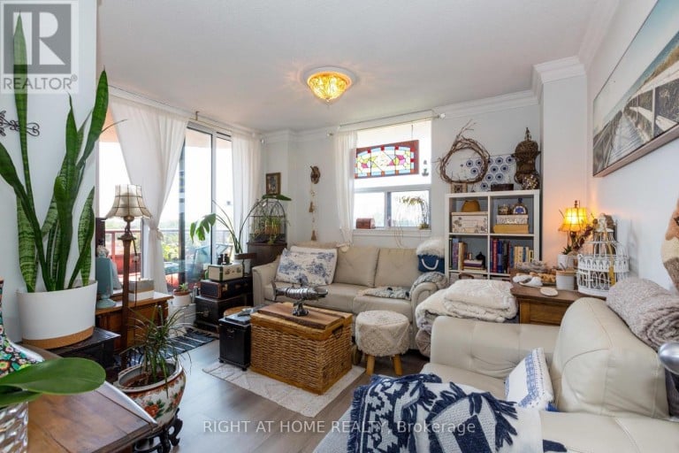 706 - 1881 JANE STREET, Toronto (Rustic), Ontario, M9N3S7