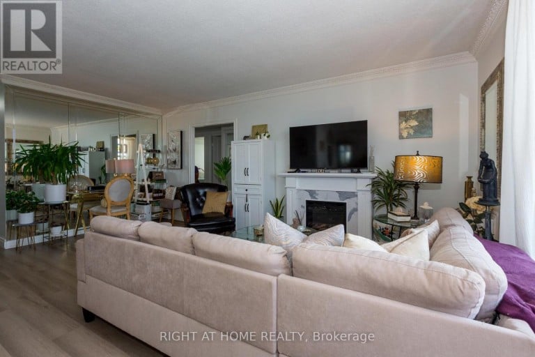706 - 1881 JANE STREET, Toronto (Rustic), Ontario, M9N3S7