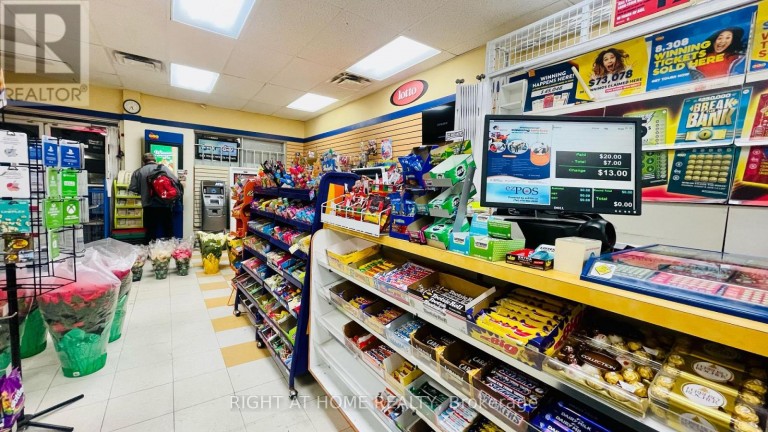 33 THE LINKS ROAD, Toronto (St. Andrew-Windfields), Ontario, M2P1T7