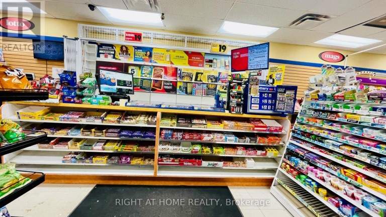 33 THE LINKS ROAD, Toronto (St. Andrew-Windfields), Ontario, M2P1T7