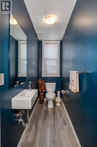 258 Copperleaf Way SE, Calgary, Alberta, T2Z5E9