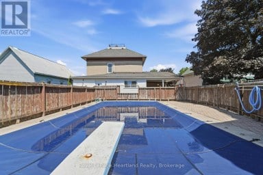 109 GODERICH STREET Central Huron (Hullett) Ontario photo 39