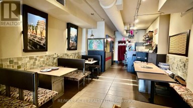 471 DANFORTH AVENUE Toronto (North Riverdale) Ontario photo 3