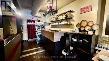 471 DANFORTH AVENUE Toronto (North Riverdale) Ontario photo 5