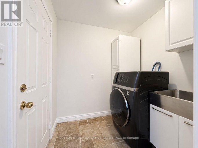 8 ALPINE WAY, Oro-Medonte (Horseshoe Valley), Ontario, L0L2L0