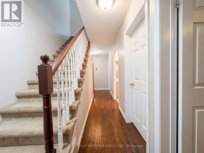 8 ALPINE WAY, Oro-Medonte (Horseshoe Valley), Ontario, L0L2L0