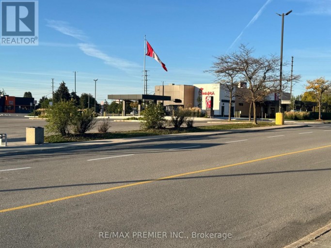 17 - 1111 DAVIS DRIVE, Newmarket (Central Newmarket), Ontario, L3Y8X2