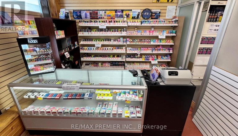 17 - 1111 DAVIS DRIVE, Newmarket (Central Newmarket), Ontario, L3Y8X2