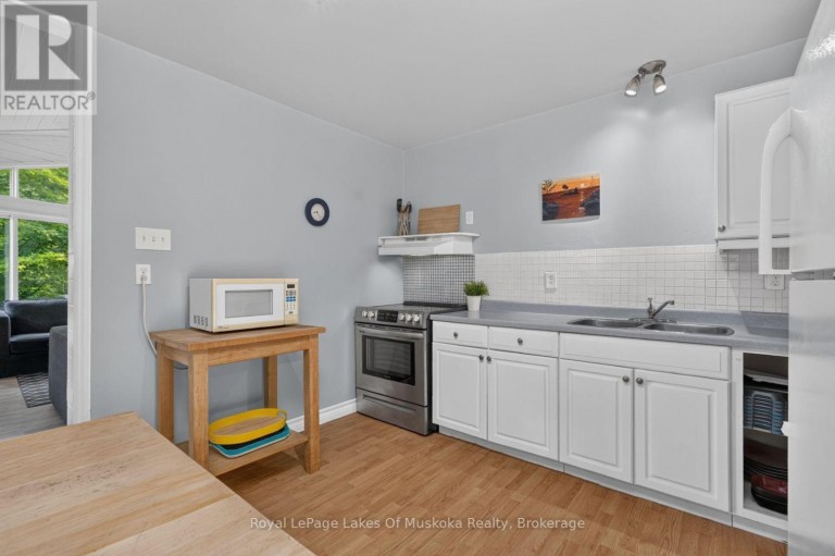 695 BAY LAKE ROAD, Perry (Emsdale), Ontario, P0A1J0