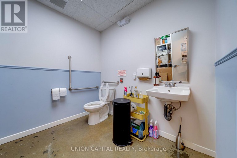 F - 60 SOUTH TOWN CENTRE BOULEVARD, Markham (Unionville), Ontario, L6G0C5