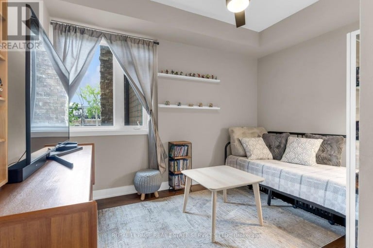 203 - 128 GARDEN DRIVE, Oakville (CO Central), Ontario, L6K0H7