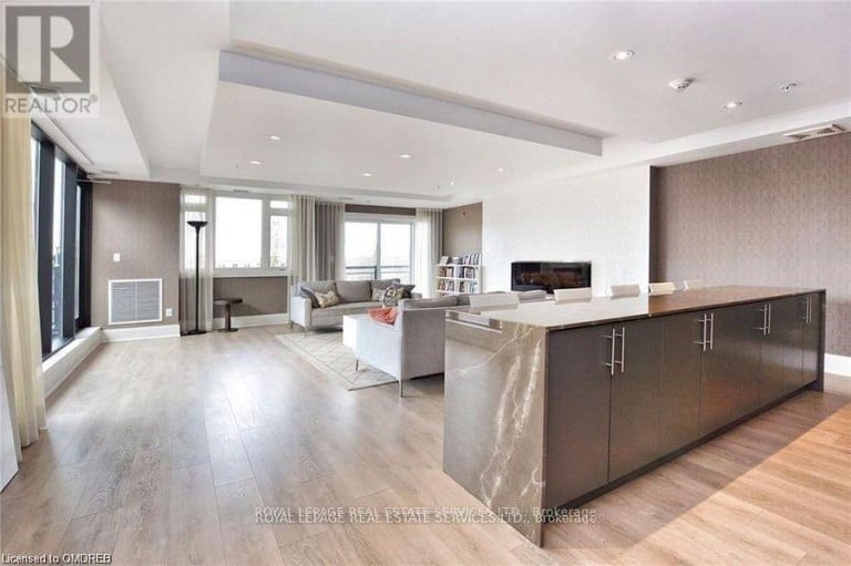 203 - 128 GARDEN DRIVE, Oakville (CO Central), Ontario, L6K0H7