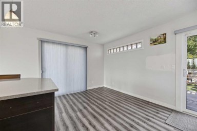 8035 Huntwick Crescent NE Calgary Alberta photo 11